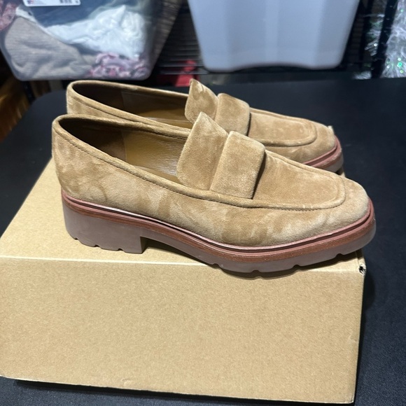 Vince ROBIN Tan light Suede platform lug sole Loafers in box 9 - Picture 2 of 9